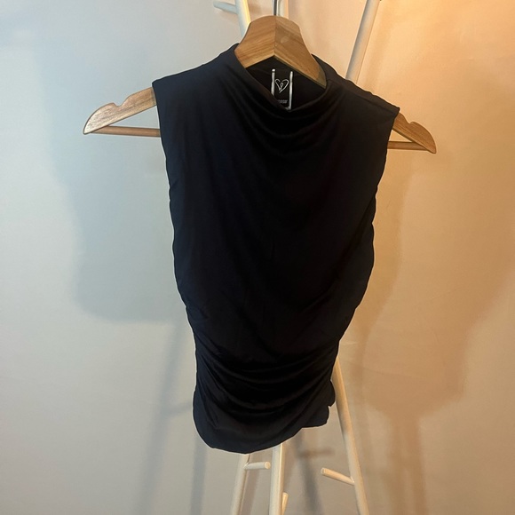 Sleeveless turtleneck top - Picture 8 of 8